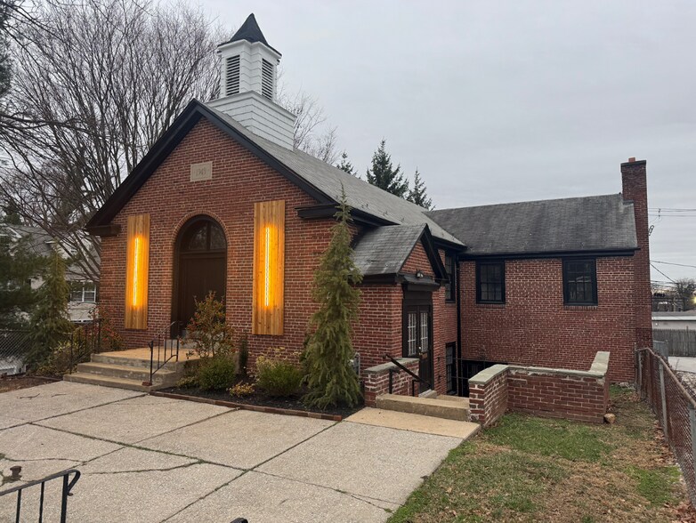 Primary Photo Of 236 E Gay St, West Chester Restaurant For Sale