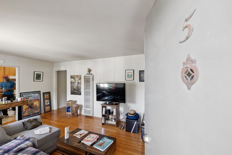 More Photos Of 1140 El Camino Real, Burlingame Apartments For Sale