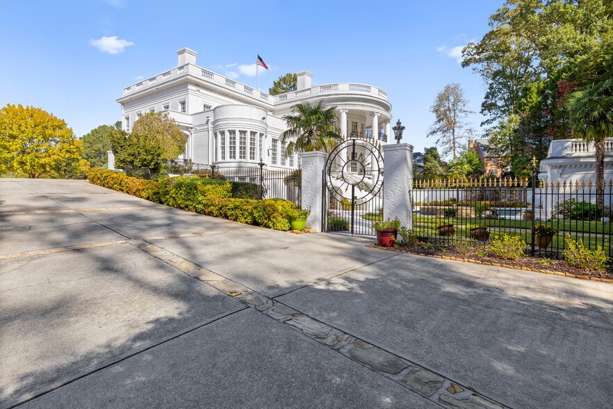 More Photos Of 3687 Briarcliff Rd NE, Atlanta Multifamily For Sale