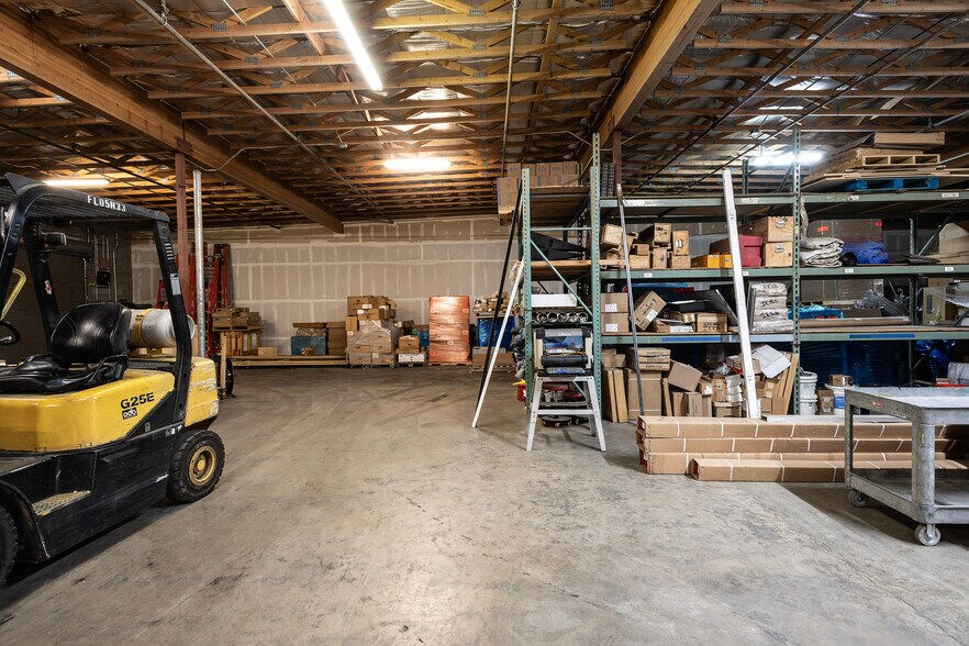 More Photos Of 828 E Isabella Ave, Mesa Warehouse For Sale