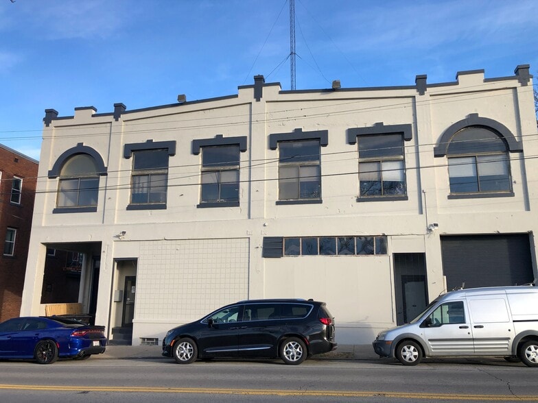 More Photos Of 654-660 E McMillan St, Cincinnati Warehouse For Sale