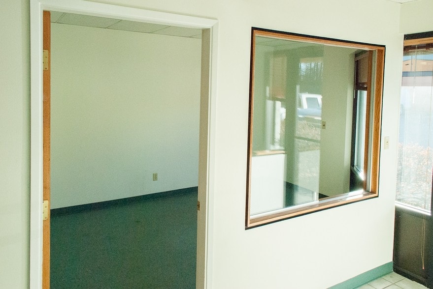 More Photos Of 11901-12201 Industry Way, Anchorage Unknown For Lease