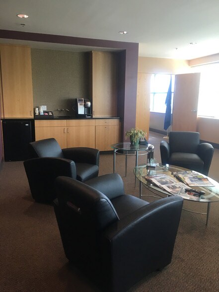 More Photos Of 1 Chelsea St, New London Office For Lease