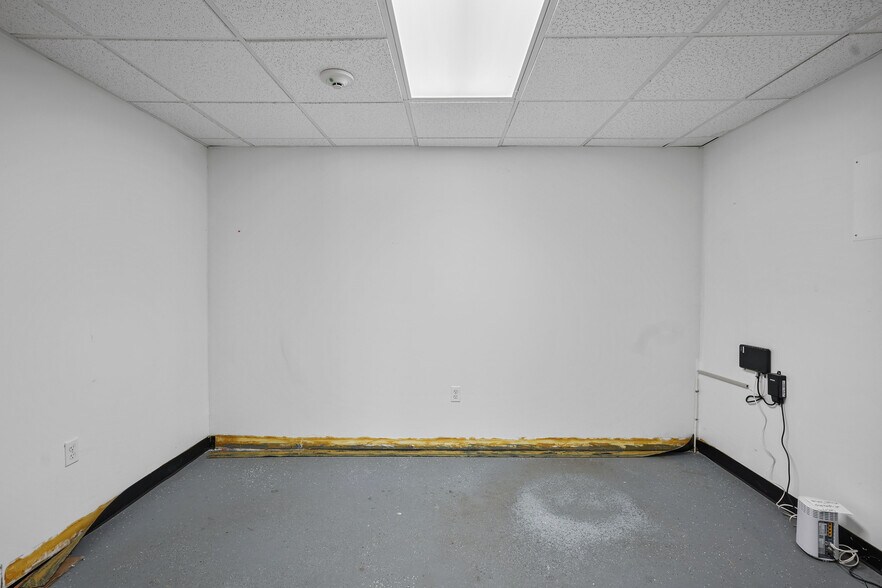 More Photos Of 40-82 N Main St, Pascoag Unknown For Lease