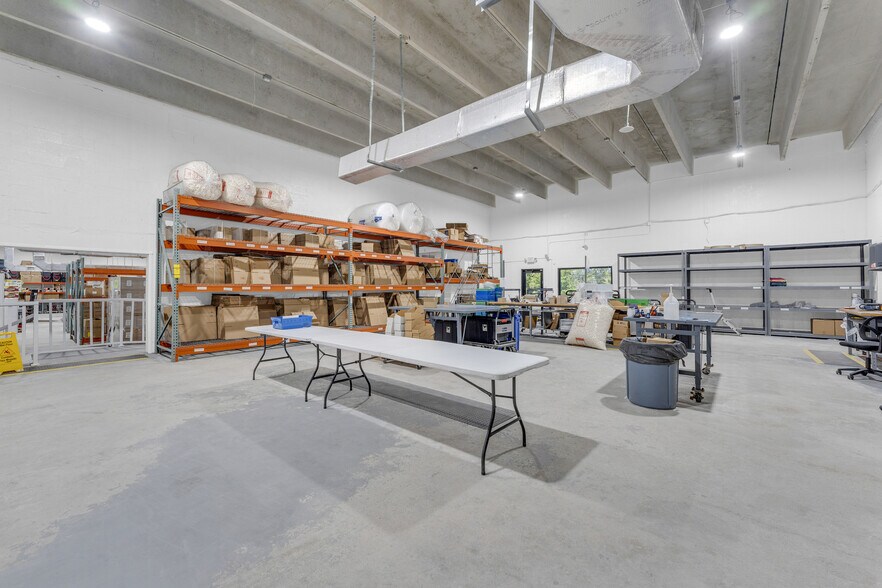 More Photos Of 501-513 Old Griffin Rd, Dania Warehouse For Sale