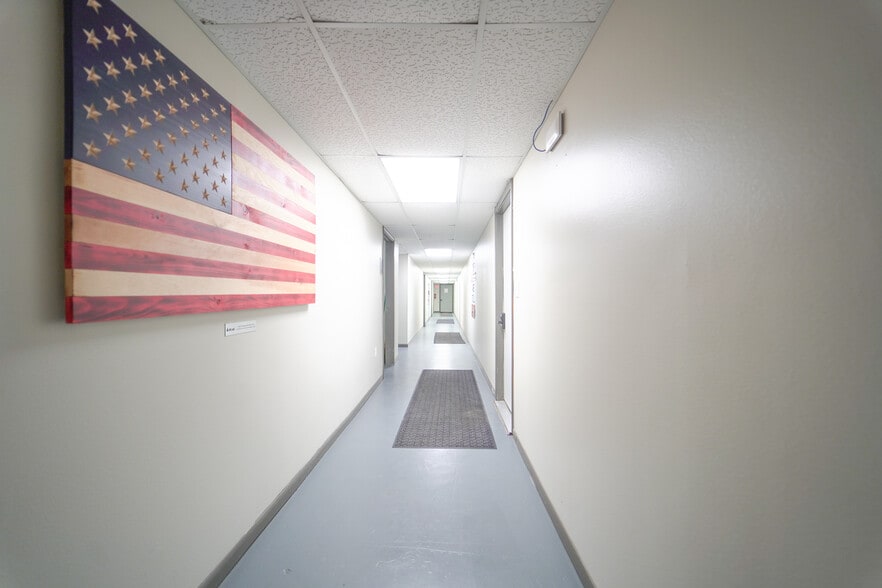 More Photos Of 808 Bob White Rd, Victoria Warehouse For Sale