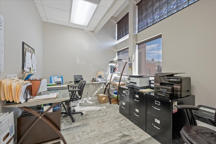 More Photos Of 310 E 17th St, Cheyenne Flex For Sale