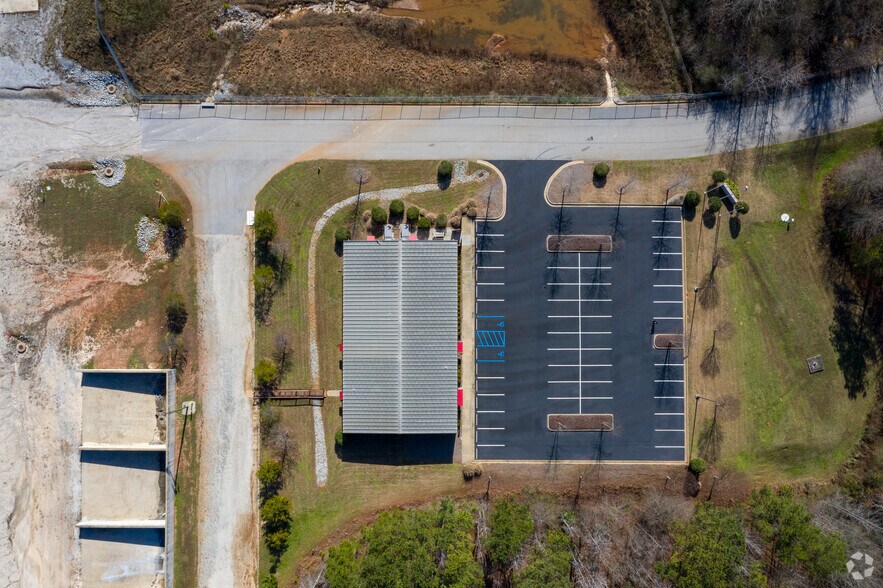 More Photos Of 95 Newnan South Industrial Dr, Newnan Truck Terminal For Lease