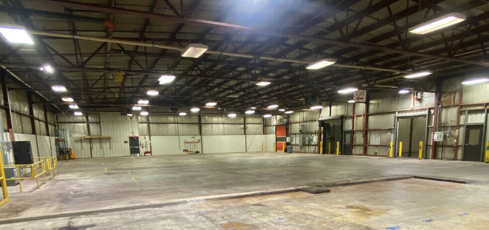 More Photos Of 2148 Depot St, Holt Manufacturing For Lease