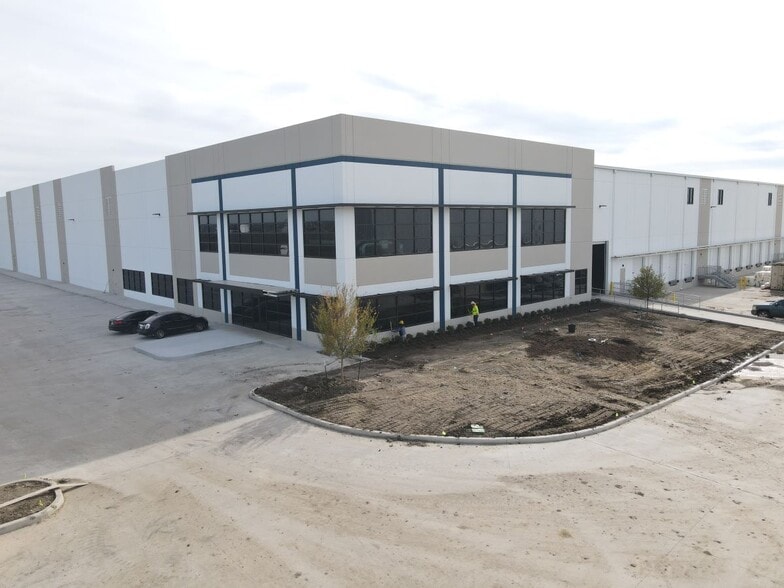 More Photos Of 6500 Nita Way, Baytown Distribution For Sale