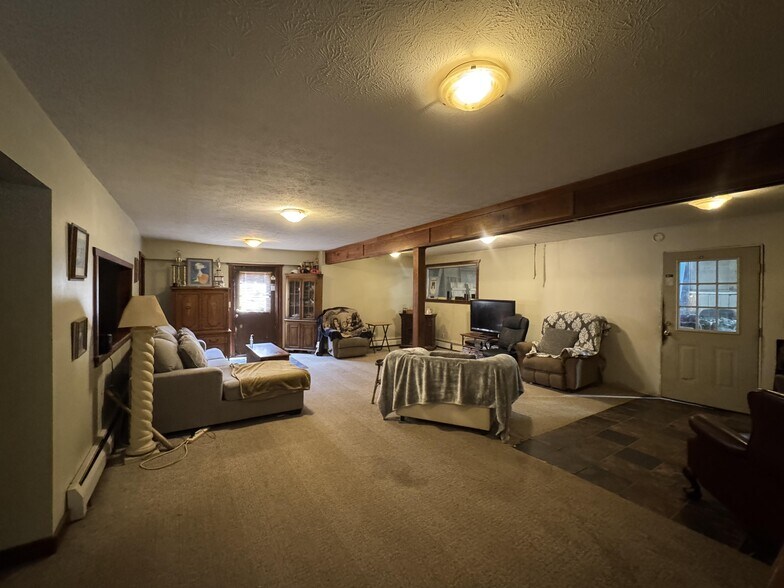 More Photos Of 2200 State Route 14, Geneva Warehouse For Lease