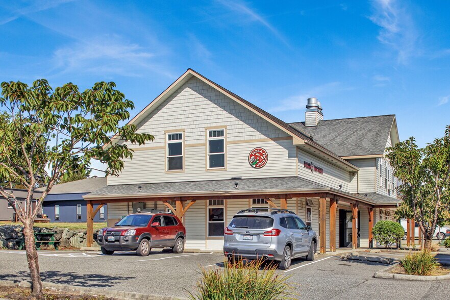 More Photos Of 107 S Main St, Coupeville Office For Sale