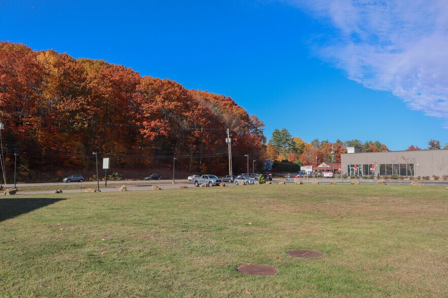 More Photos Of 223 Daniel Webster Hwy, Belmont Land For Lease