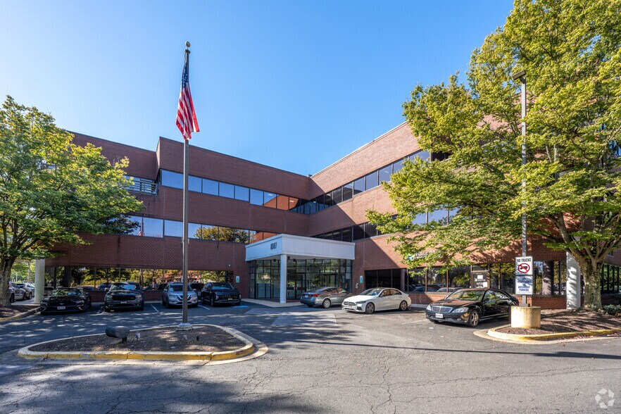 More Photos Of 8507 Oxon Hill Rd, Oxon Hill Coworking Space