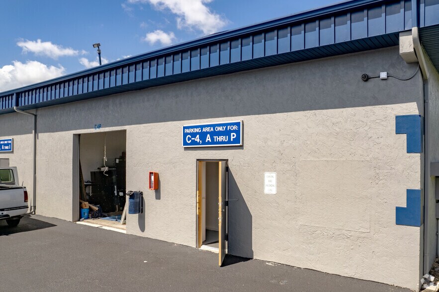 More Photos Of 1840 Hypoluxo Rd, Lake Worth Self Storage For Lease