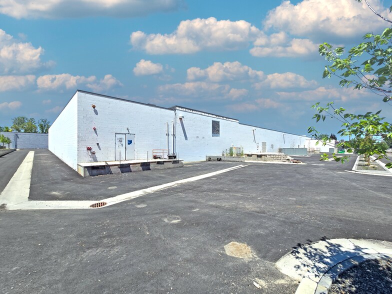 More Photos Of 1600 N Main St, Meridian General Retail For Lease
