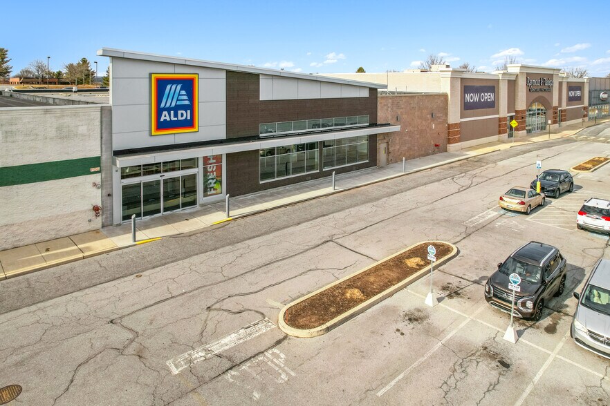 More Photos Of 1065 Woodland Rd, Wyomissing Supermarket For Sale