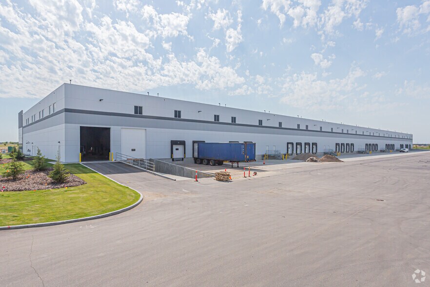 More Photos Of 1015 Eby Rd SW, Edmonton Distribution For Lease