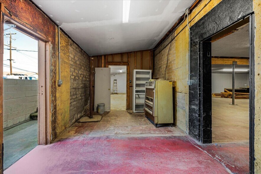 More Photos Of 636 Park Blvd, Orange Cove Freestanding For Sale