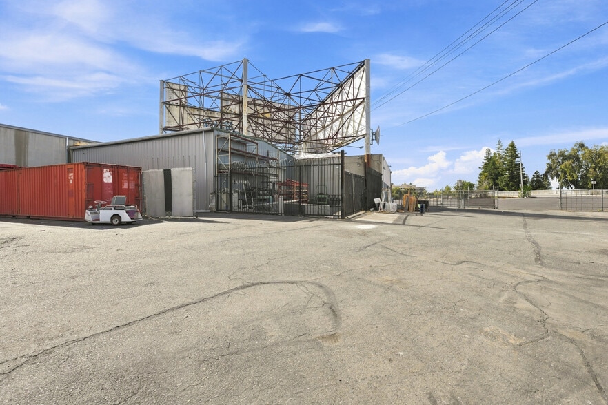 More Photos Of 905-909 Fee Dr, Sacramento Service For Sale