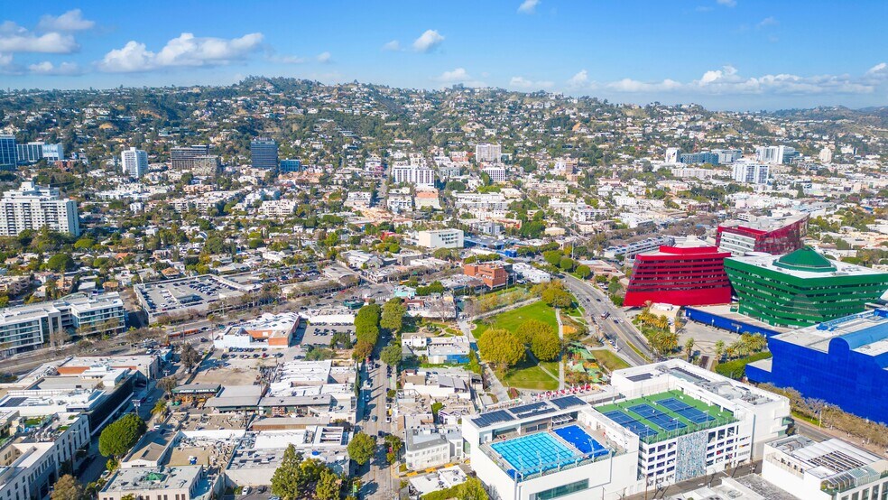 More Photos Of 650 N Robertson Blvd, West Hollywood Loft Creative Space For Lease