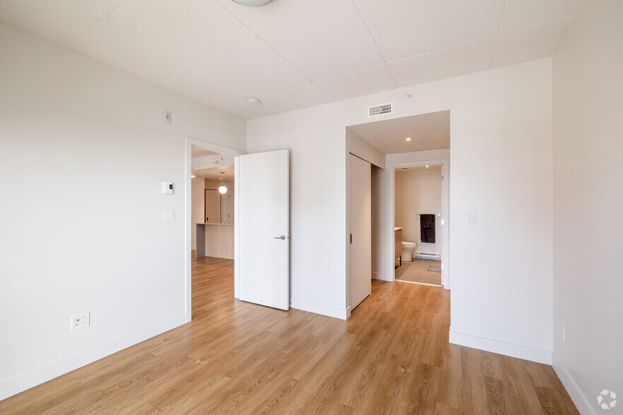 More Photos Of 8405 Pl Saint-Charles, Brossard Apartments For Lease