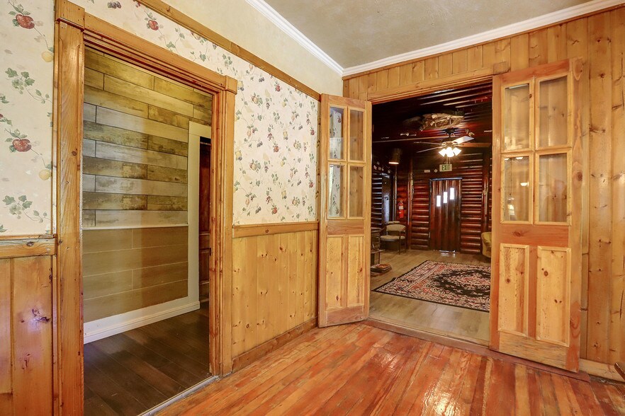 More Photos Of 212 Main St, Sierra City Hotel For Sale