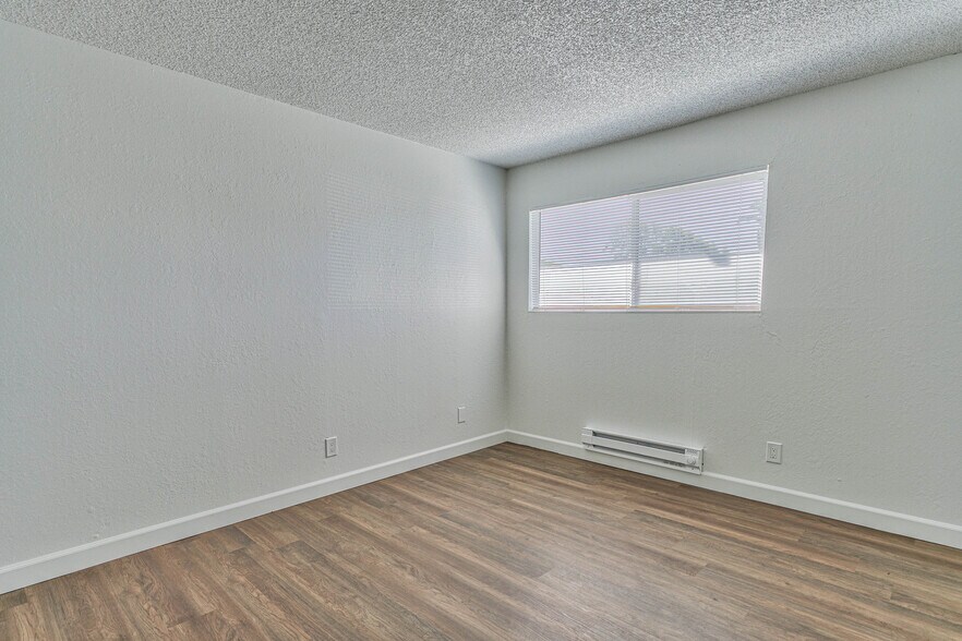 More Photos Of 290 Pennsylvania Dr, Watsonville Apartments For Sale