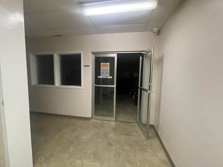 More Photos Of 100 Public Sq, Somerset Office For Lease