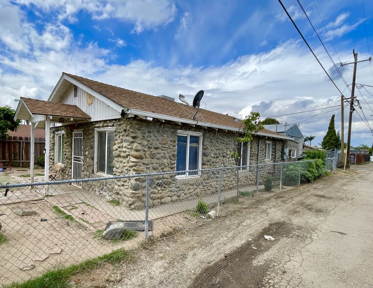 More Photos Of 1799 E 21st St, Merced Flex For Sale