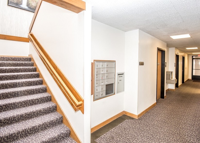 More Photos Of 19365 SW 65th Ave, Tualatin Office For Lease