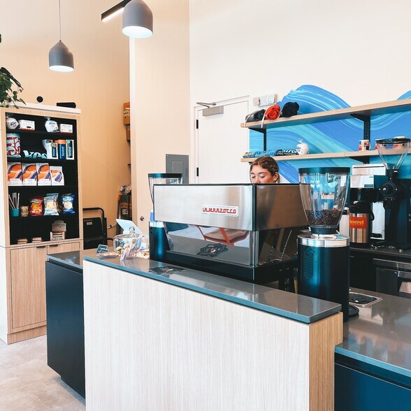 More Photos Of 77 Pine St, Burlington Apartments For Lease