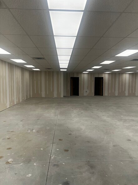 More Photos Of 1600 S Morgan Rd, Oklahoma City Storefront For Lease