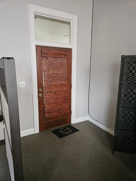 More Photos Of 315 W Solomon St, Griffin Office For Sale