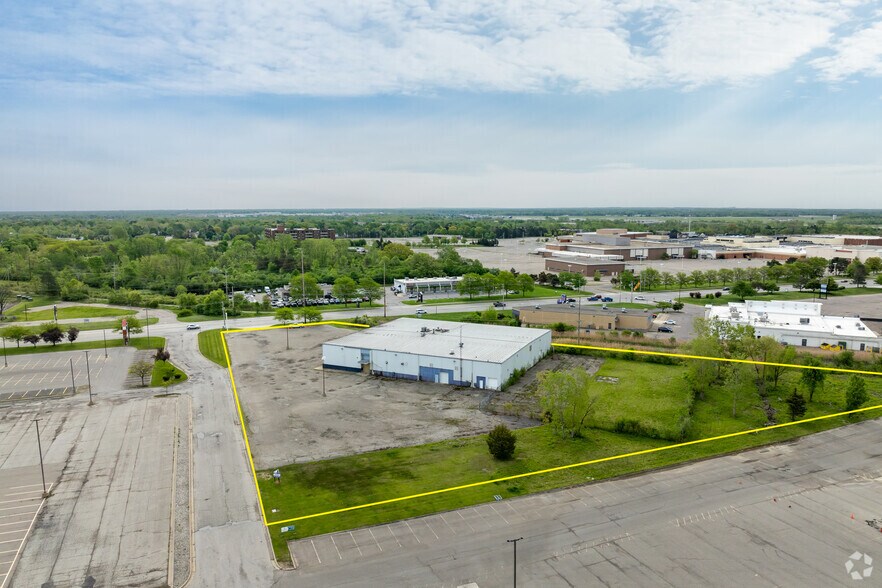 More Photos Of 3070 S Linden Rd, Flint Distribution For Lease