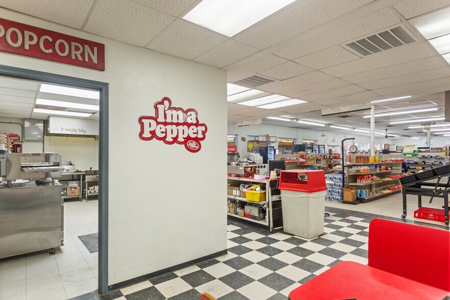 More Photos Of 101 E Commercial St, Miami General Retail For Sale