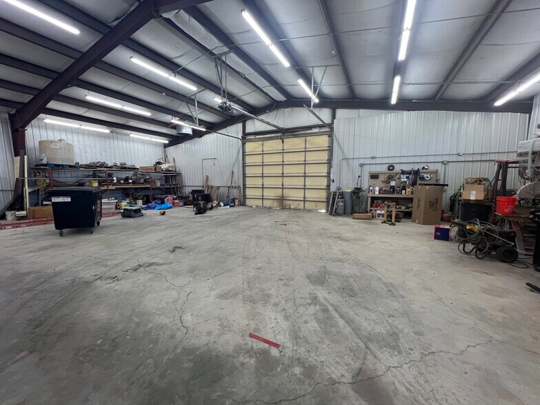 More Photos Of 1730 W Church St, Sandwich Auto Repair For Sale
