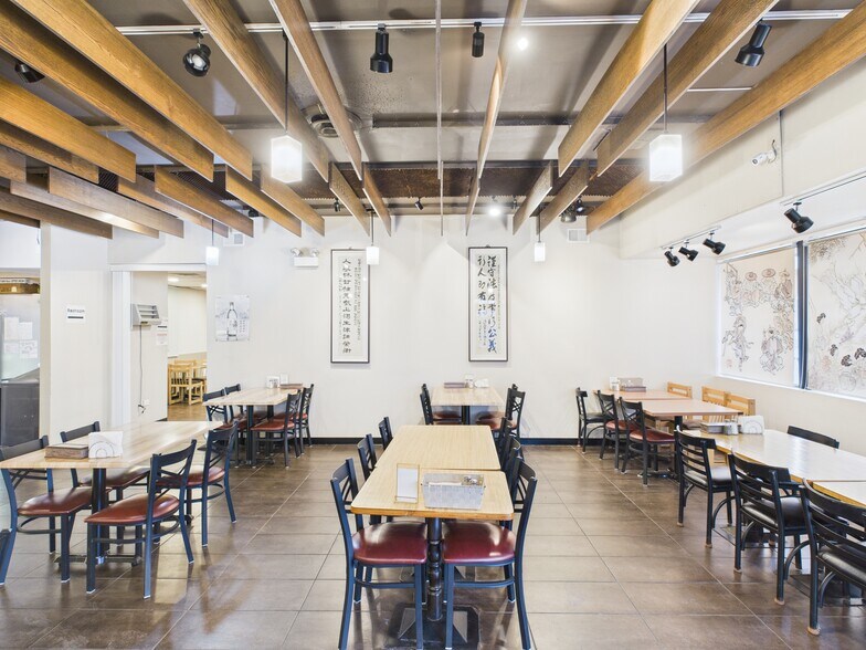 More Photos Of 4203 Lawrence Ave, Chicago Sports And Entertainment For Sale