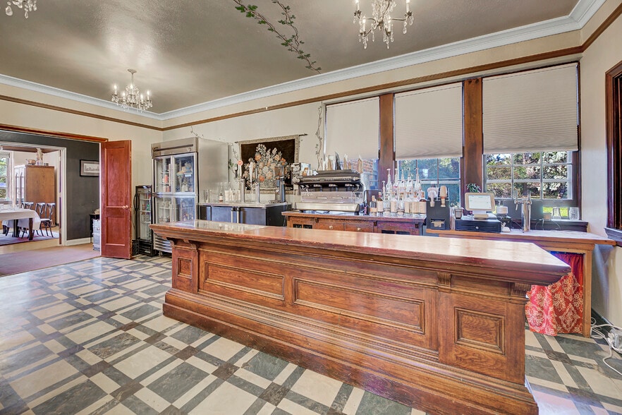 More Photos Of 2245 Head Ln, Helena Hotel For Sale