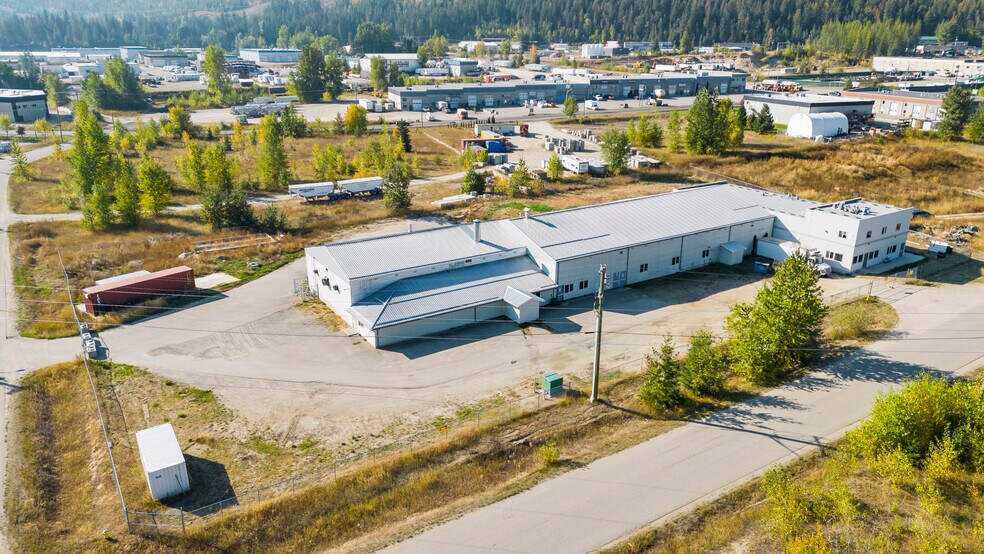 More Photos Of 4141 54 St SE, Salmon Arm Manufacturing For Sale