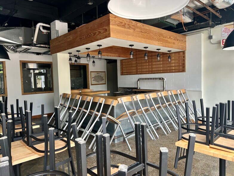 More Photos Of 1615-1637 W Howard St, Chicago Apartments For Lease