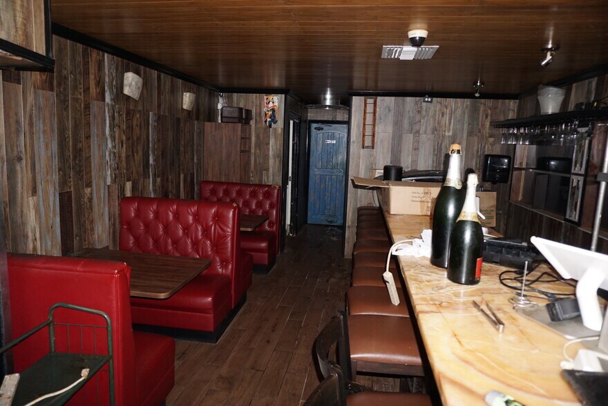 More Photos Of 5800 34th St N, Saint Petersburg Restaurant For Sale