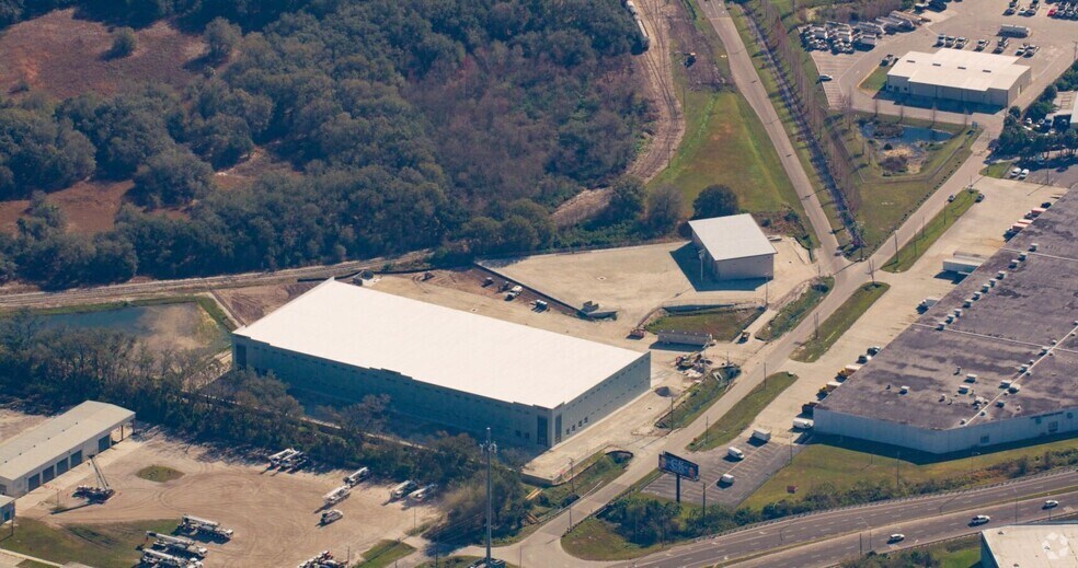 More Photos Of 1211 Old Hopewell Rd, Tampa Warehouse For Lease