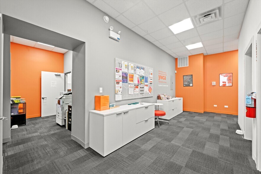 More Photos Of 2754 W Fullerton Ave, Chicago Freestanding For Lease