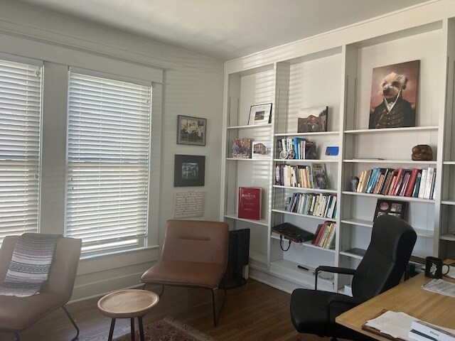 More Photos Of 205 E Monroe St, Austin Office Residential For Lease