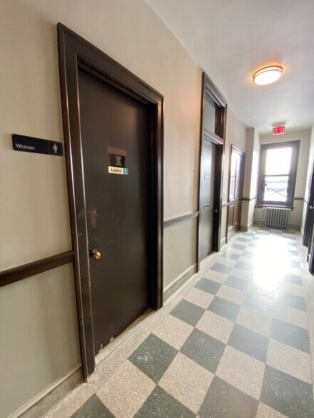 More Photos Of 200-202 E Washington St, Ann Arbor Medical For Lease