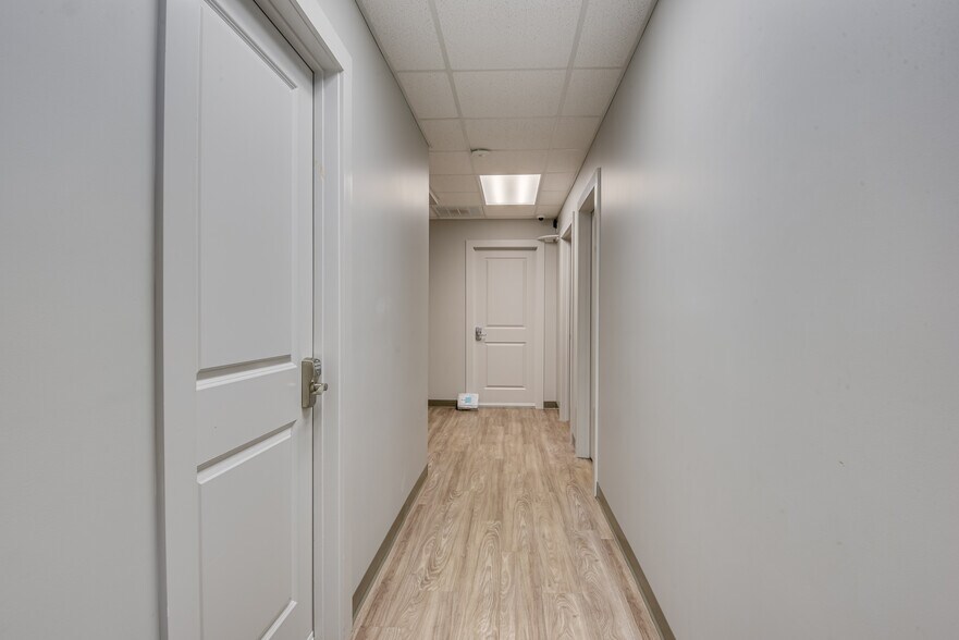 More Photos Of 332 Edgefield Rd, Belvedere Office Residential For Sale