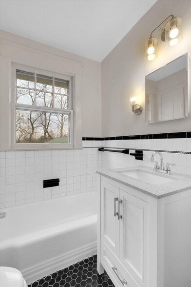 More Photos Of 3208 College Dr, Louisville Office Residential For Lease
