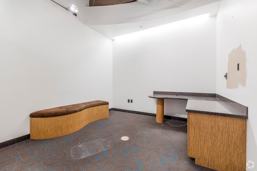 More Photos Of 1635 N Greenfield Rd, Mesa Medical For Sale