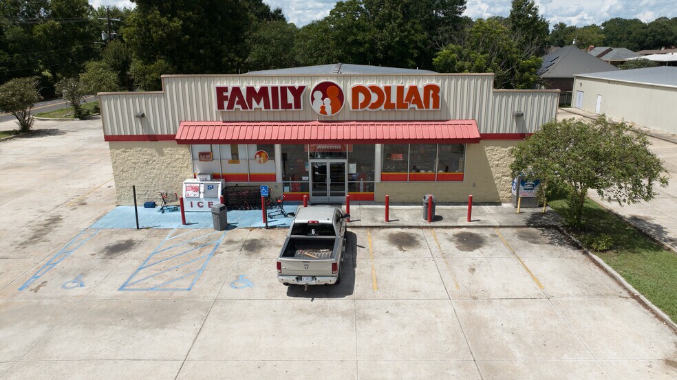 Primary Photo Of 4301 Moss St, Lafayette Freestanding For Sale